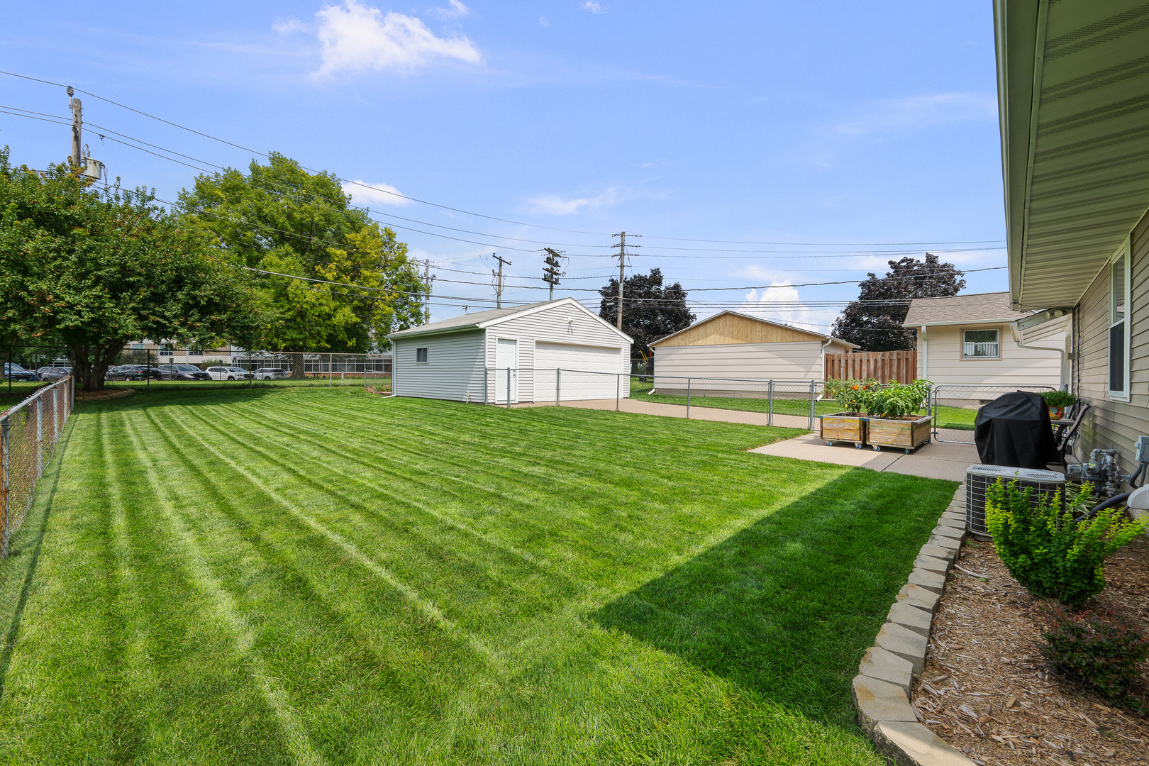 2412 Maplecrest Road Property Photo 5