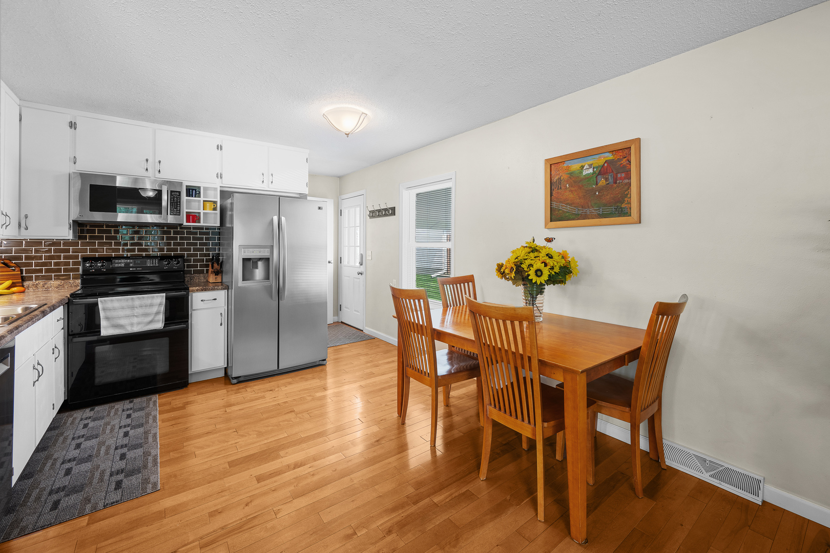 2412 Maplecrest Road Property Photo 10