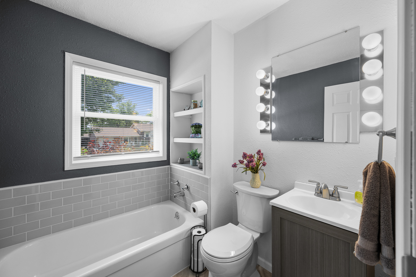 2412 Maplecrest Road Property Photo 18
