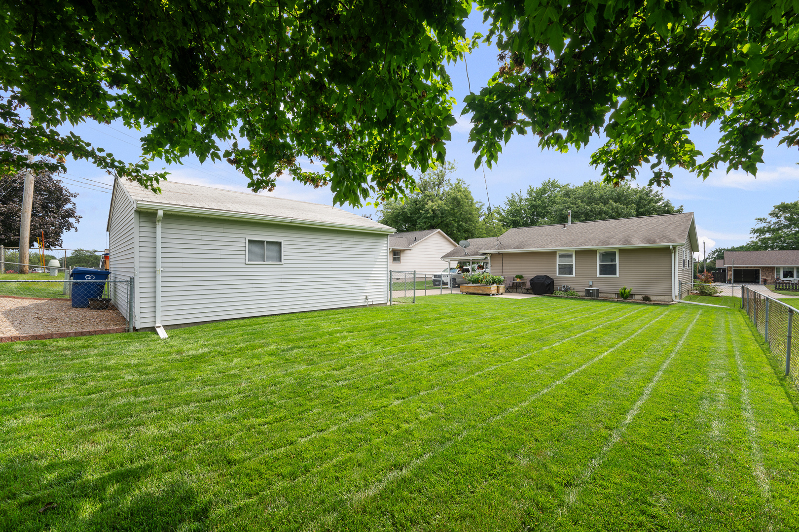 2412 Maplecrest Road Property Photo 33