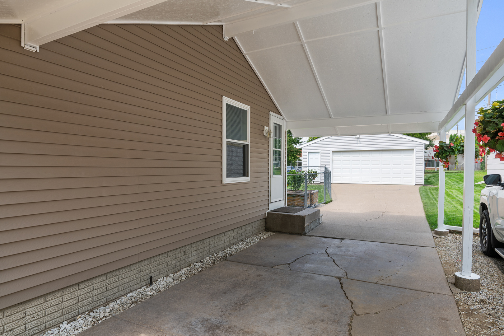 2412 Maplecrest Road Property Photo 37