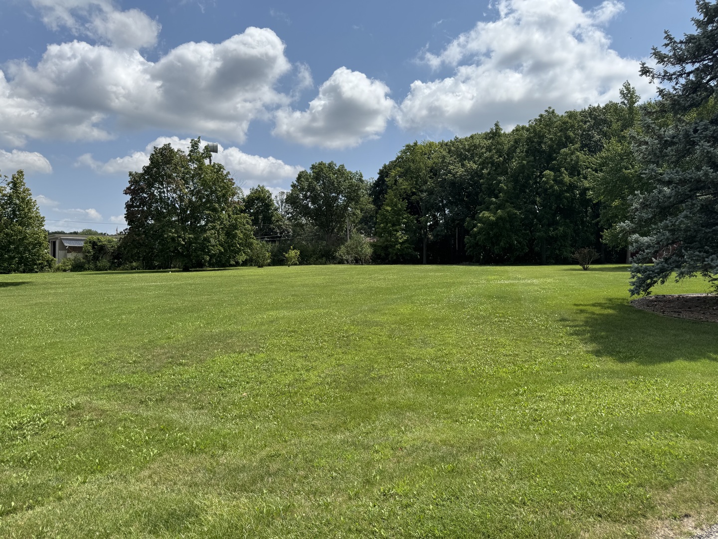 8n Cheviot Drive Property Photo 2