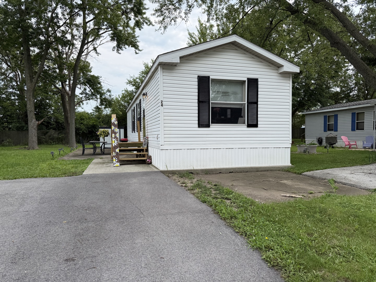 24 Big Chief Drive Property Photo 1