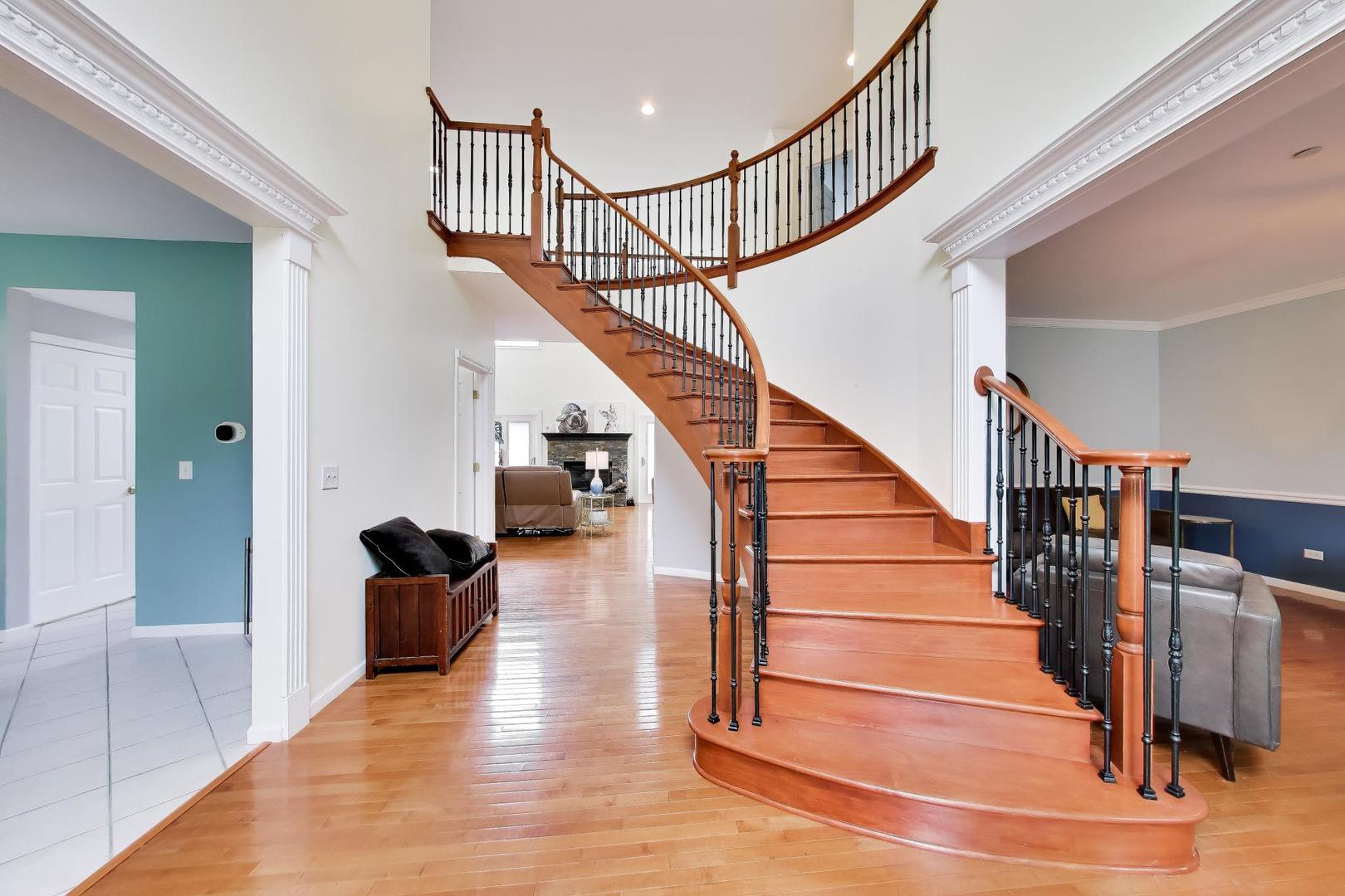 5667 Notting Hill Road Property Photo 3
