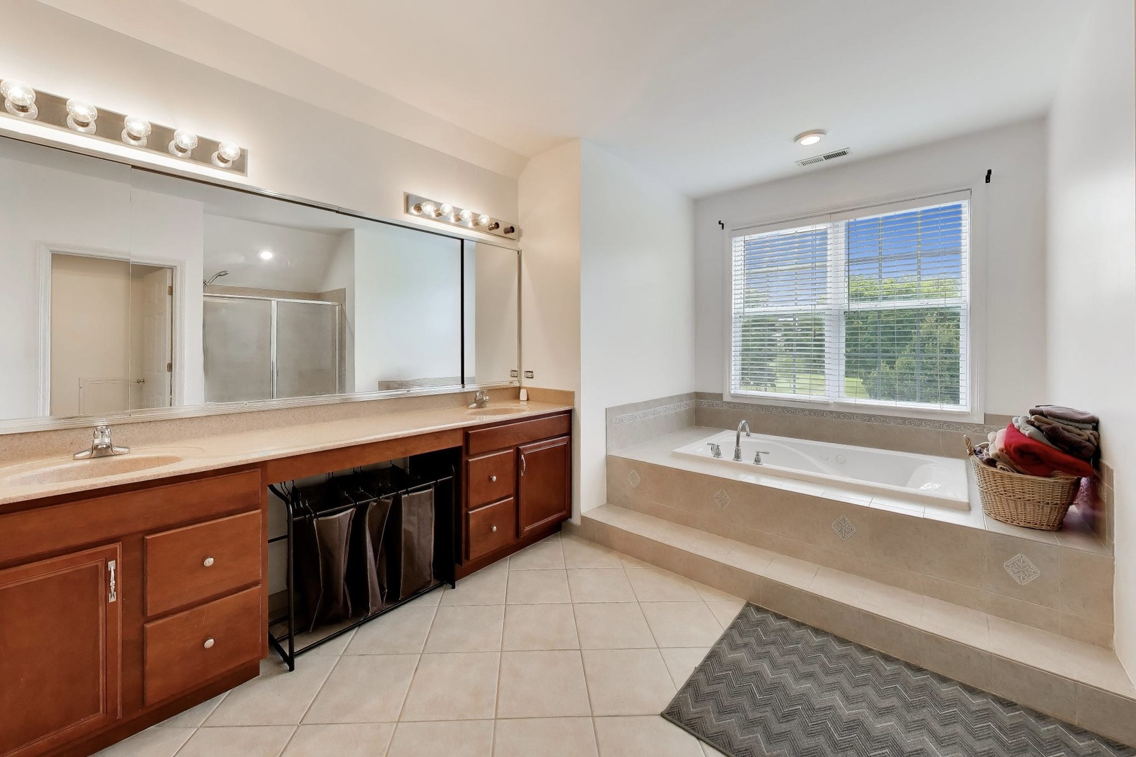 5667 Notting Hill Road Property Photo 16