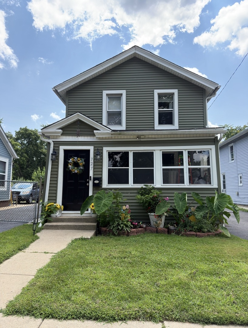 727 Superior Street Property Photo 1