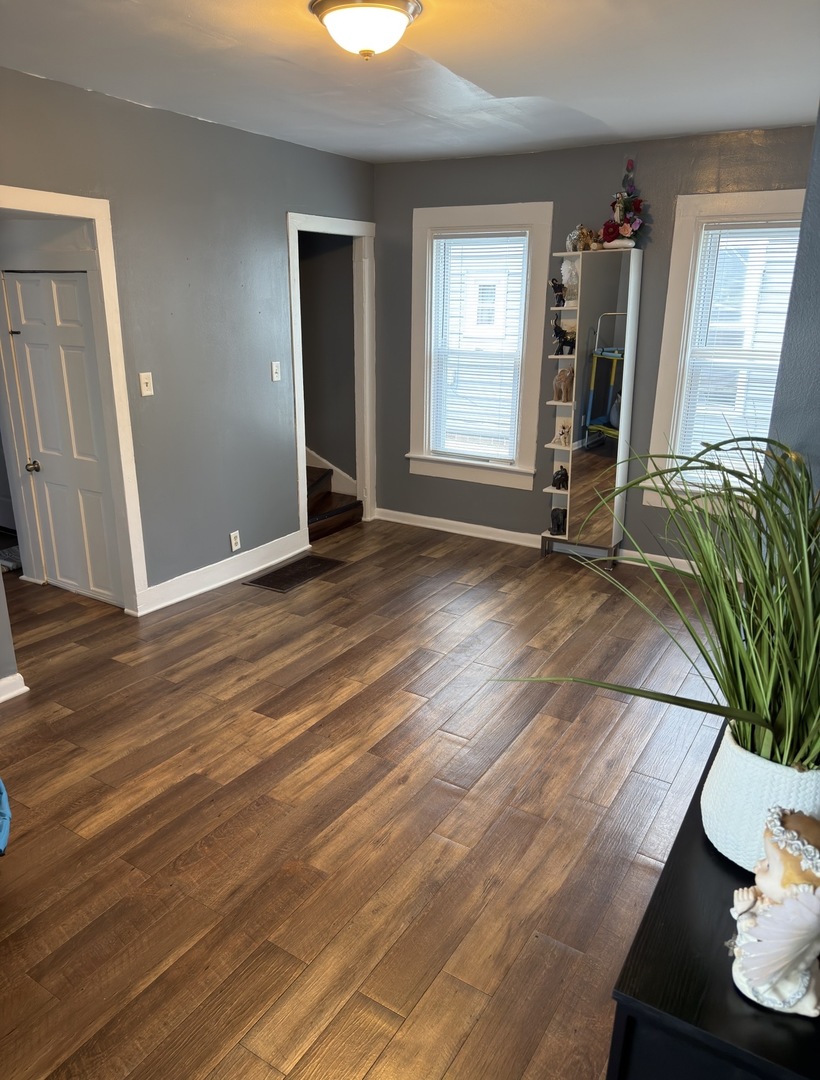 727 Superior Street Property Photo 4
