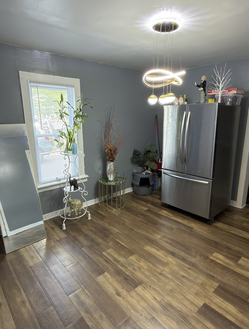 727 Superior Street Property Photo 6