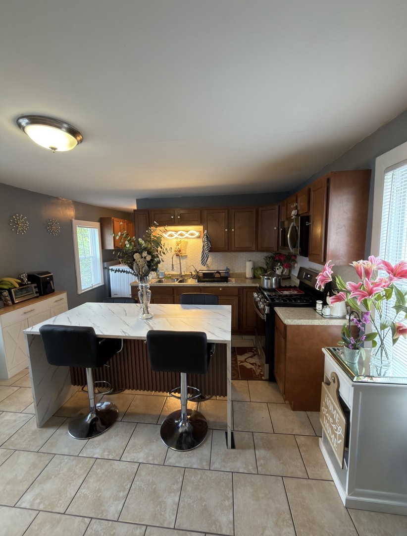 727 Superior Street Property Photo 8