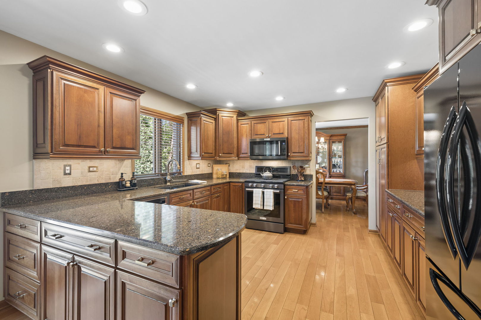 8130 Edgebrook Lane Property Photo 10