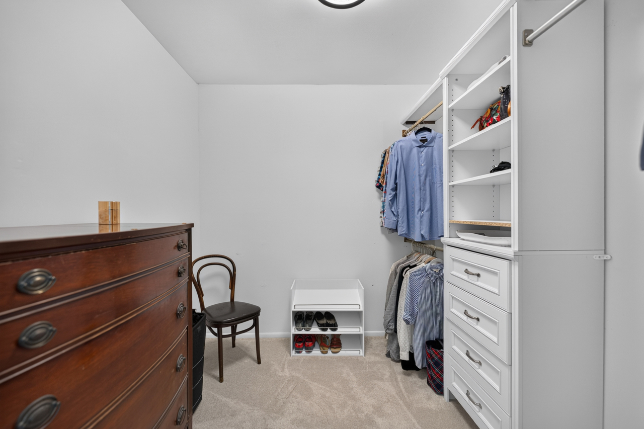 30w280 Holyoke Court Property Photo 19