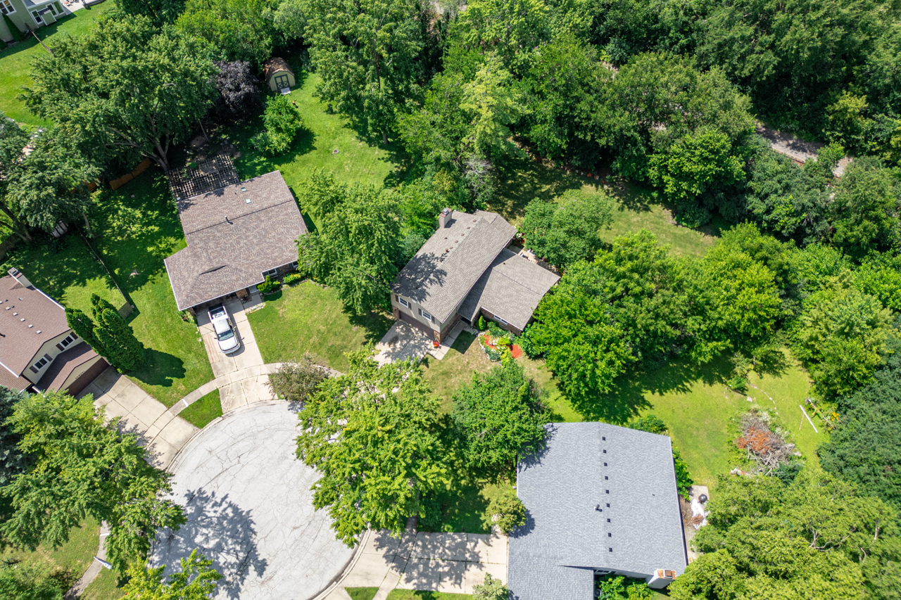 30w280 Holyoke Court Property Photo 46