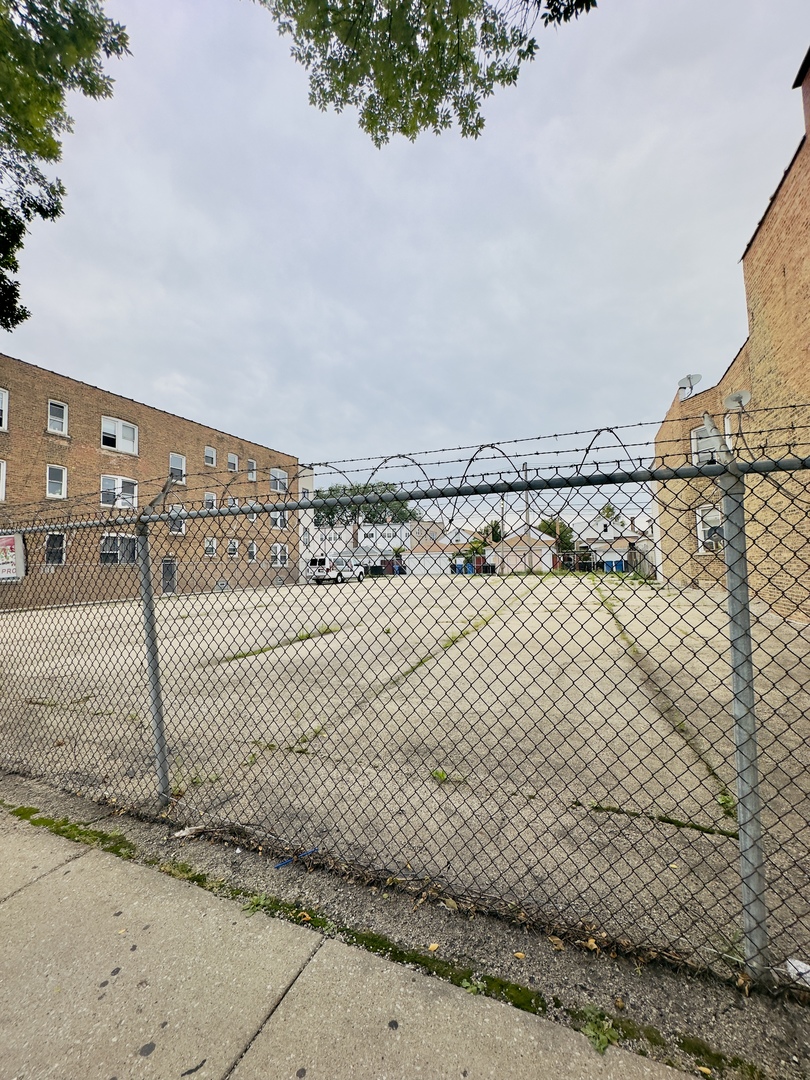 4918-22 W Diversey Avenue Property Photo 2