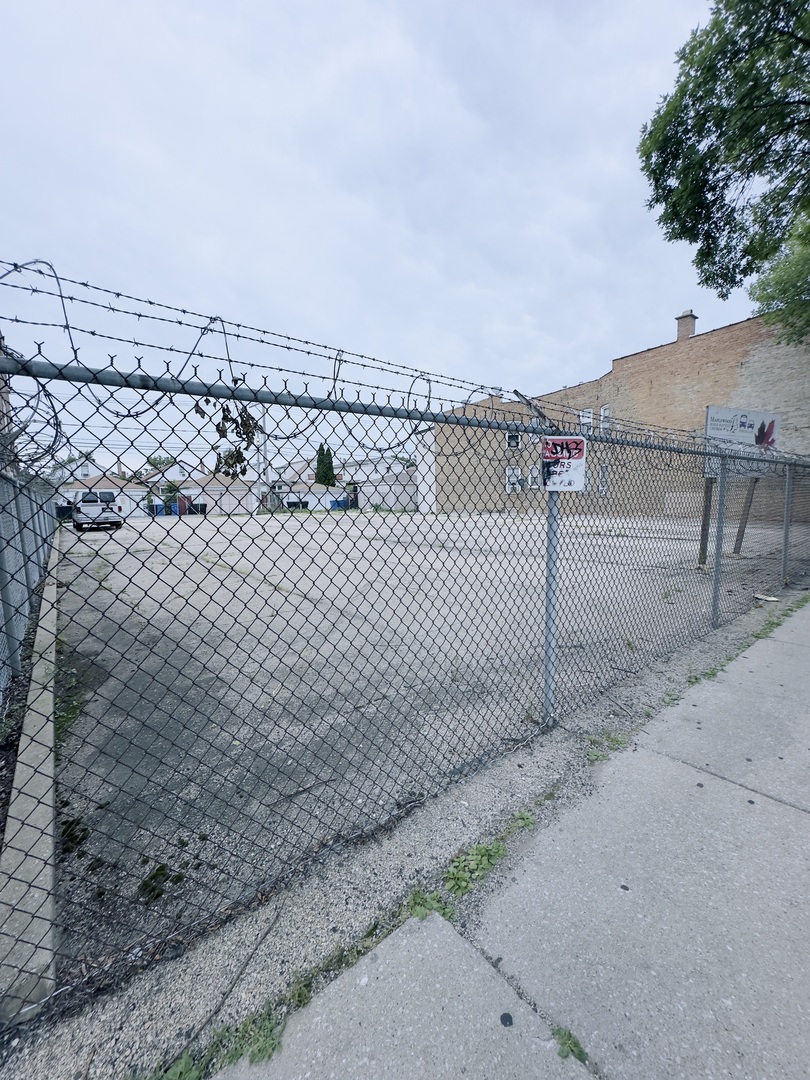 4918-22 W Diversey Avenue Property Photo 4
