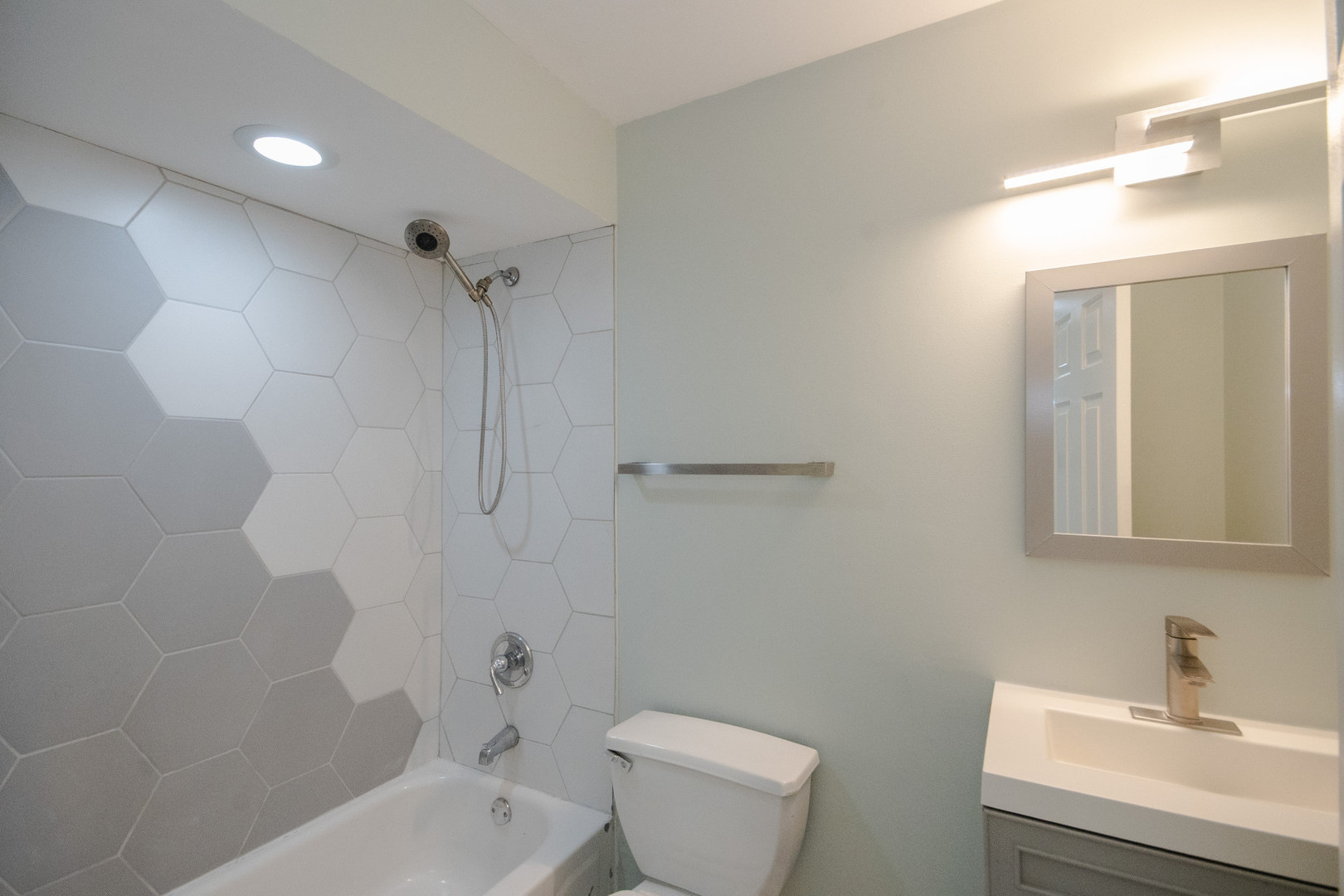 710 E 51st Street Property Photo 13
