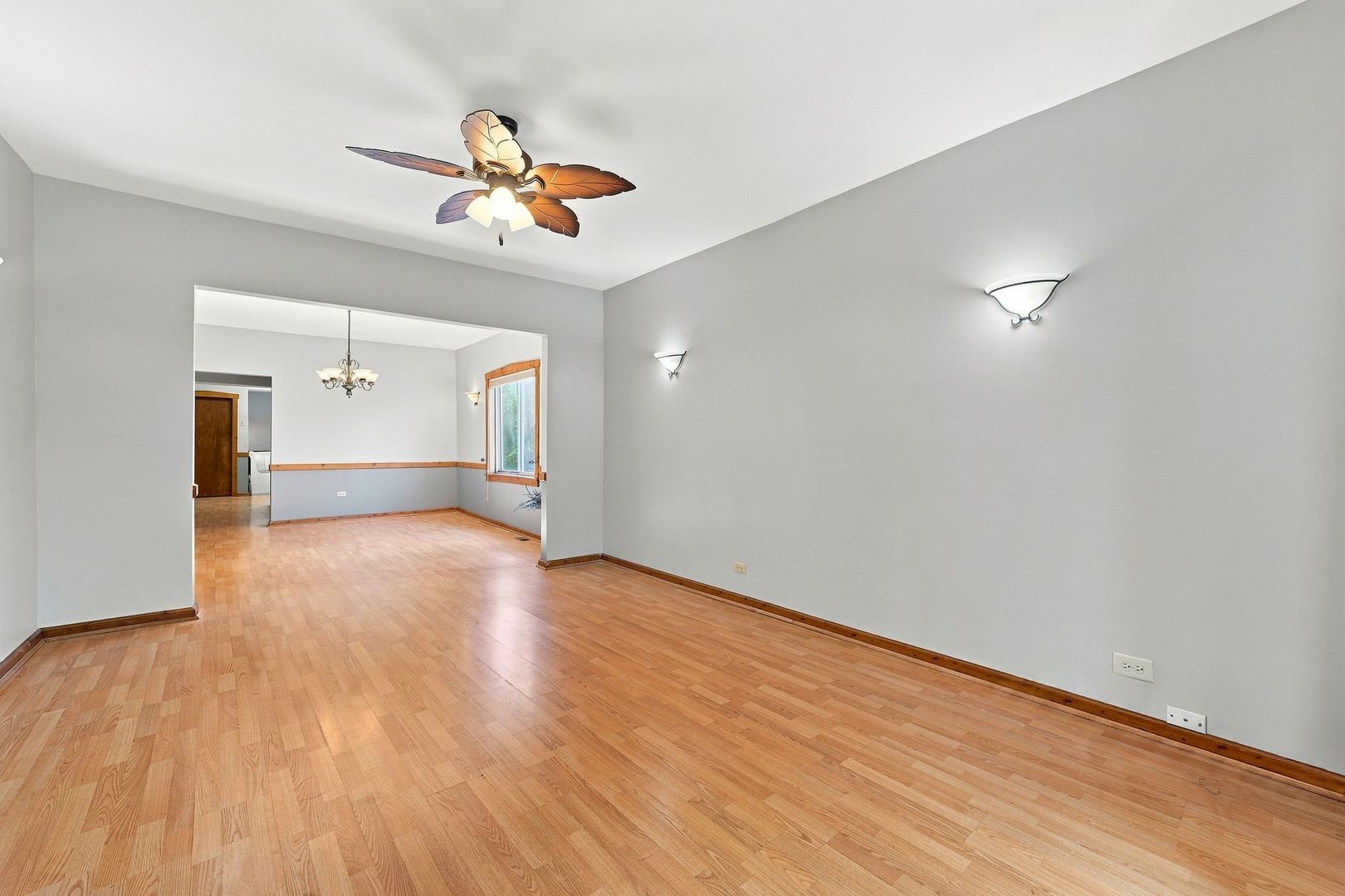 2325 W 41st Street Property Photo 3