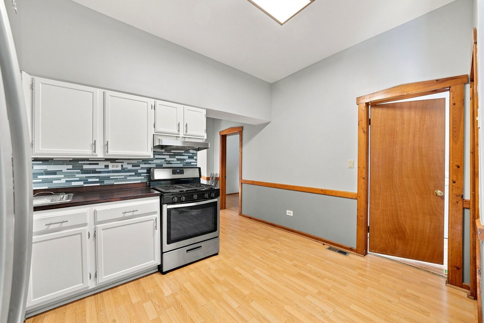 2325 W 41st Street Property Photo 7