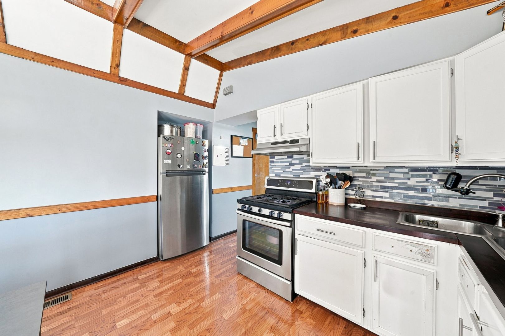 2325 W 41st Street Property Photo 22