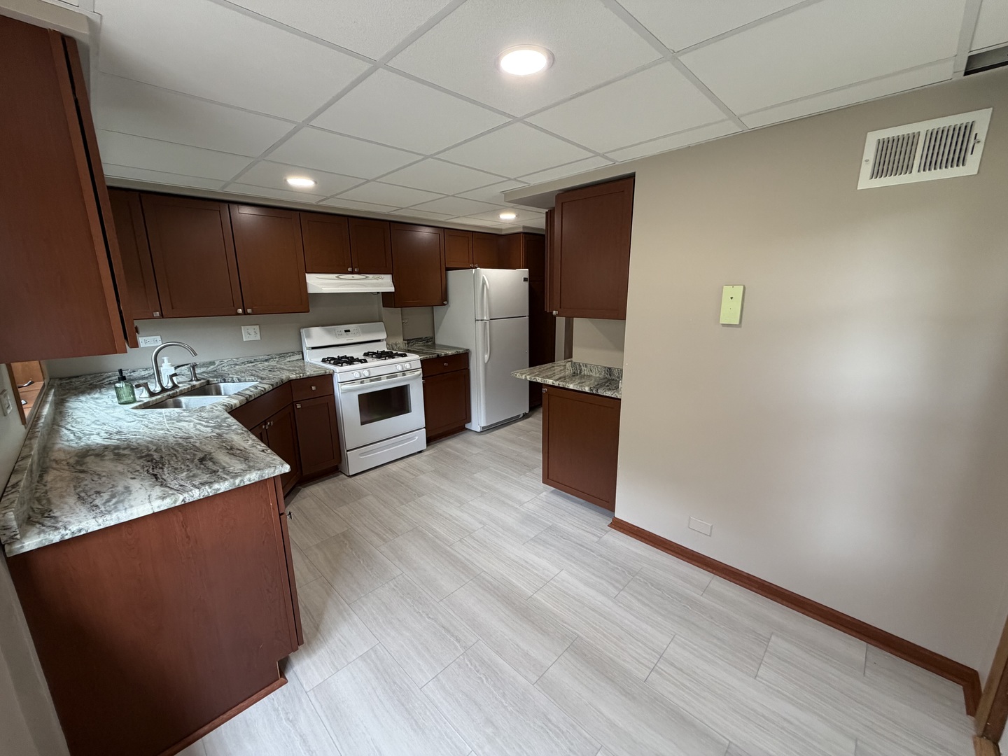 17242 Ridgeland Avenue 1n Property Photo 15