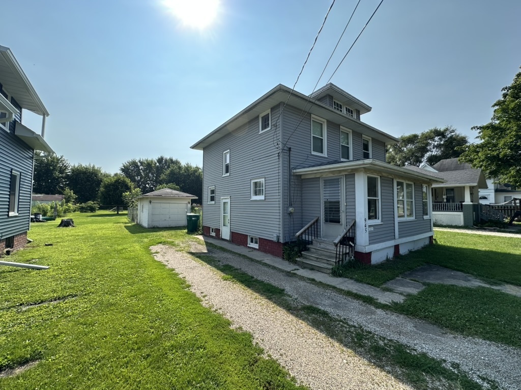 945 S Chambers Street Property Photo 2