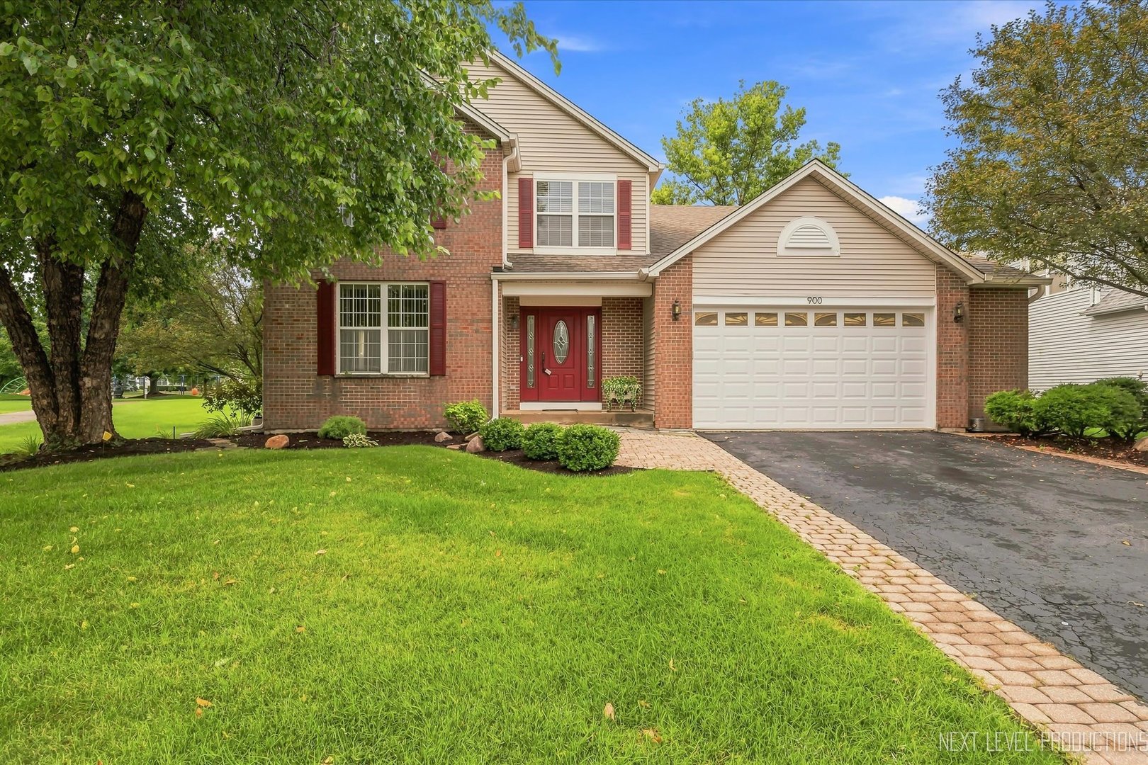 900 White Oak Drive Property Photo 1