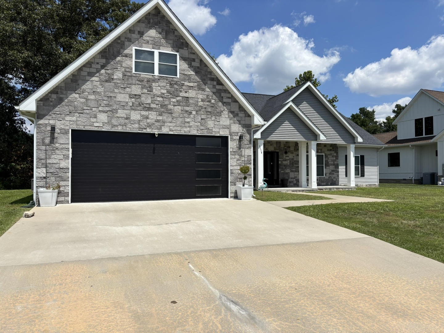 1114 Glory Lane Property Photo 1