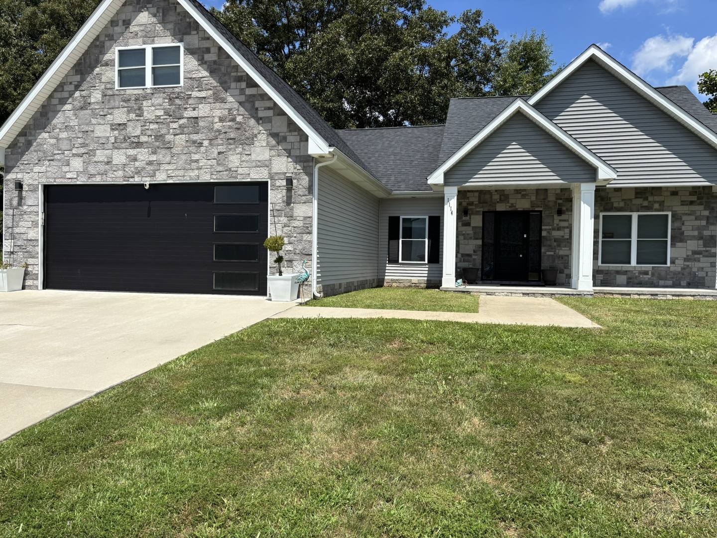 1114 Glory Lane Property Photo 3