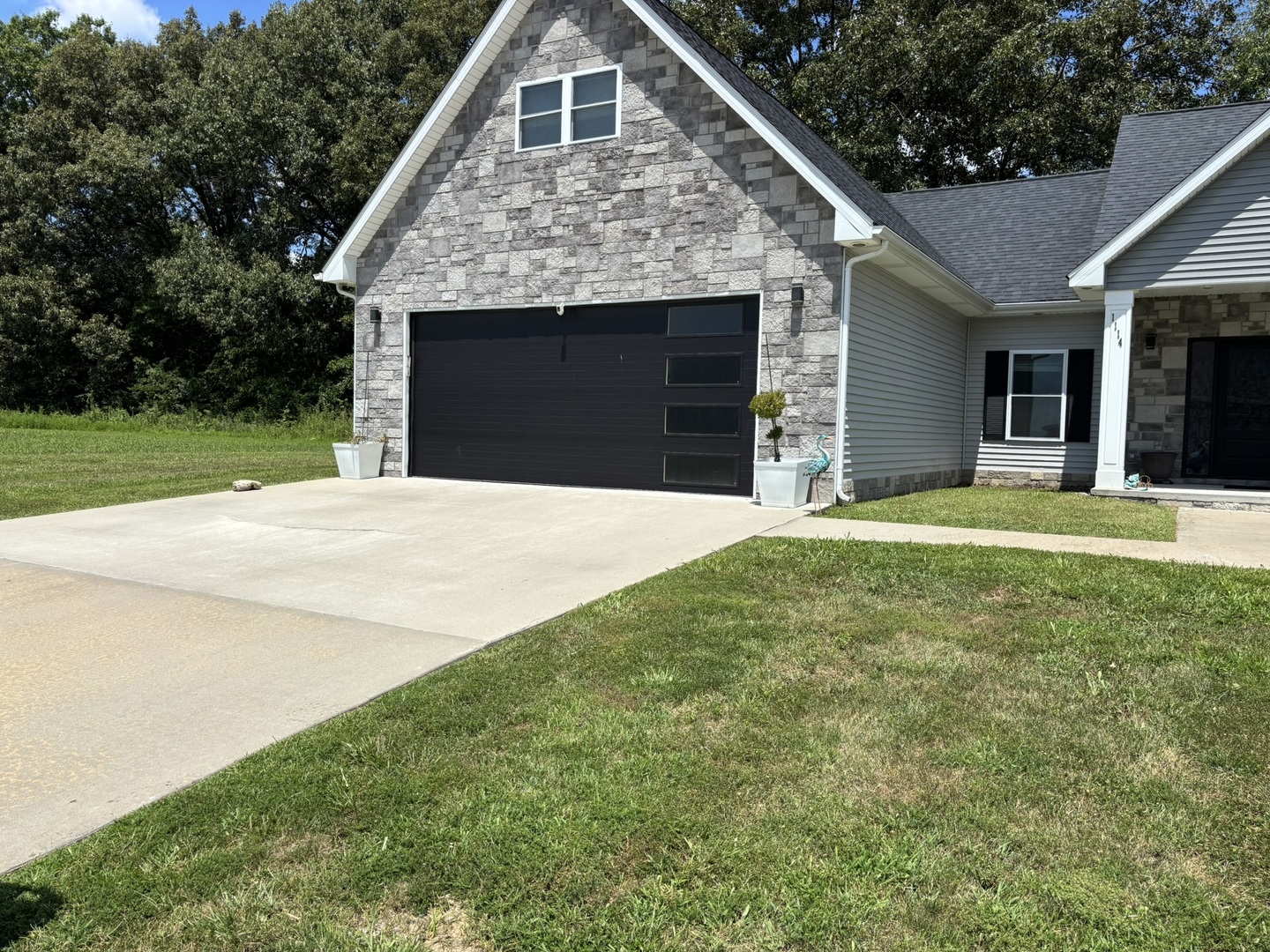 1114 Glory Lane Property Photo 4