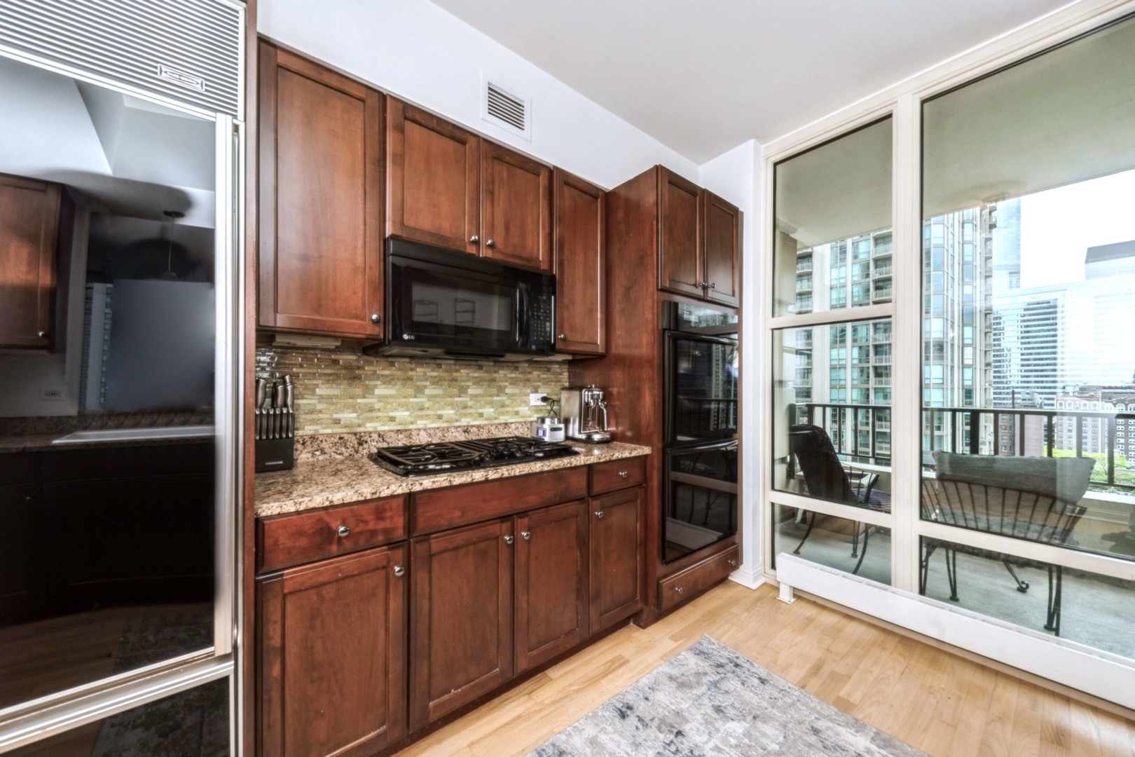 25 E Superior Street 1801 Property Photo 6