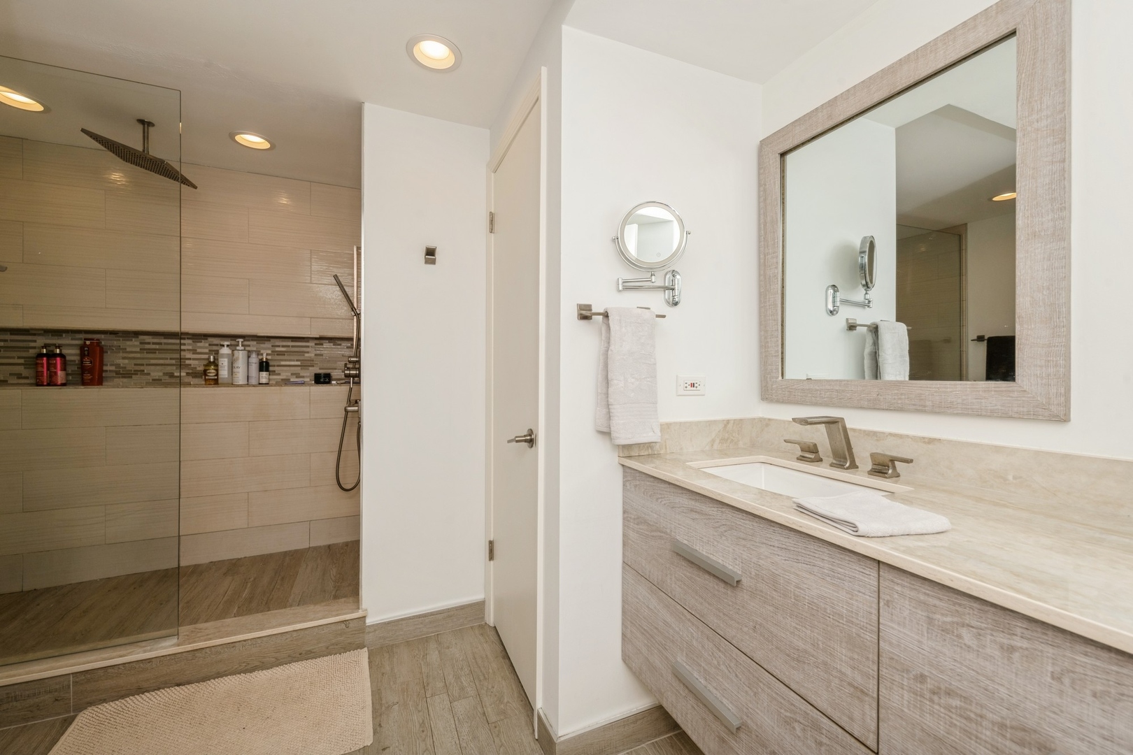 25 E Superior Street 1801 Property Photo 10