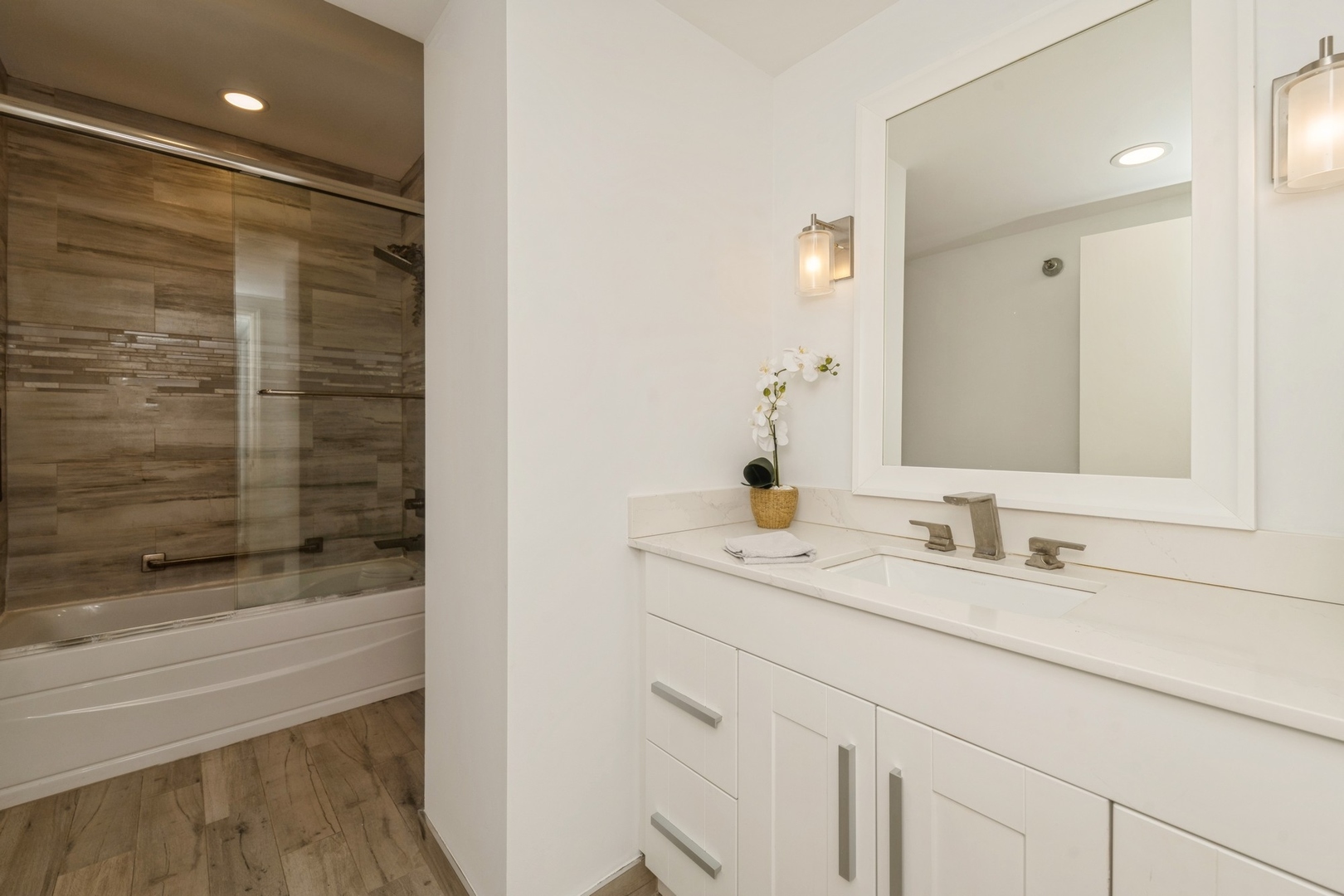 25 E Superior Street 1801 Property Photo 13
