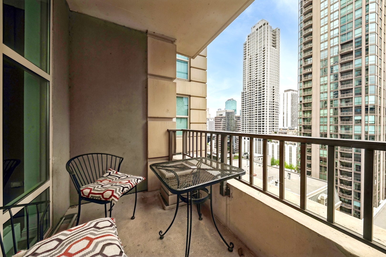 25 E Superior Street 1801 Property Photo 15