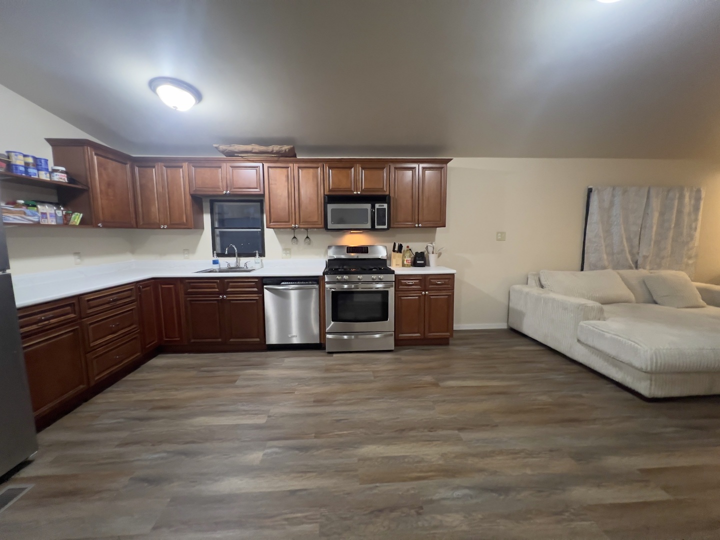 1094 Testa Drive Property Photo 8