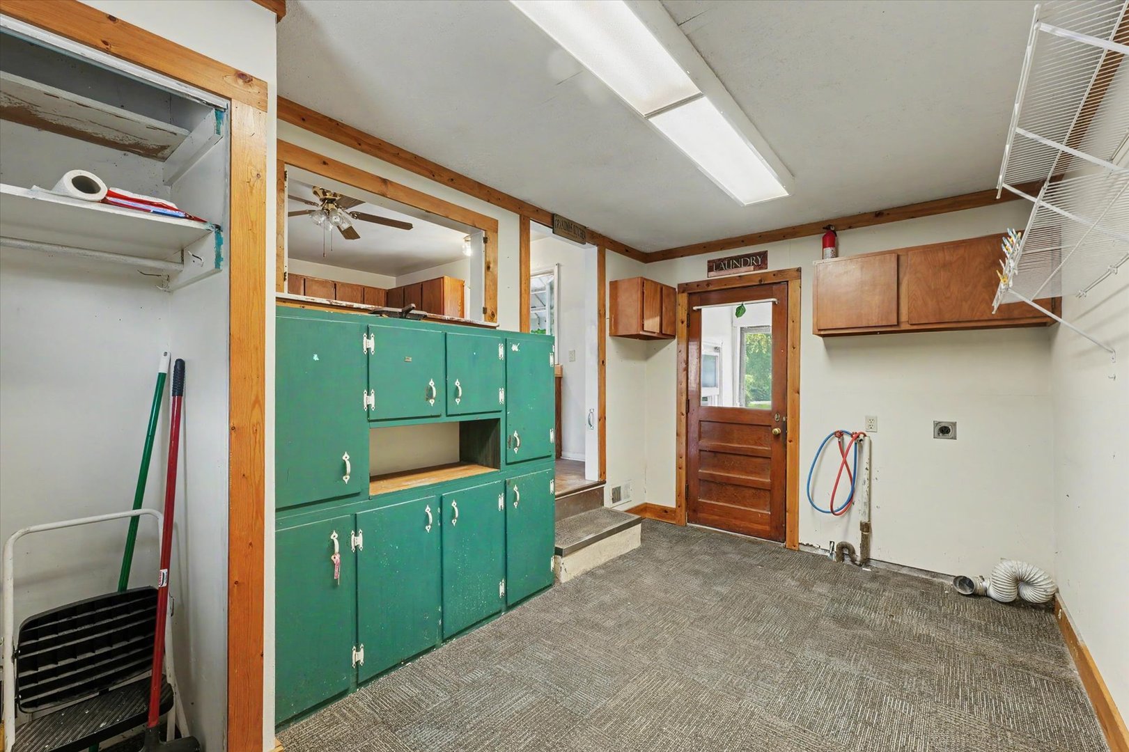 221 E Main Street Property Photo 18