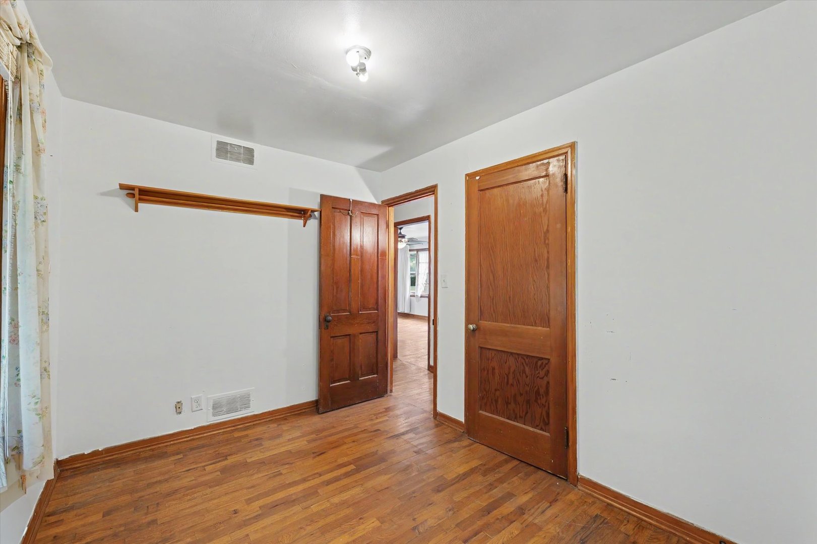 221 E Main Street Property Photo 20