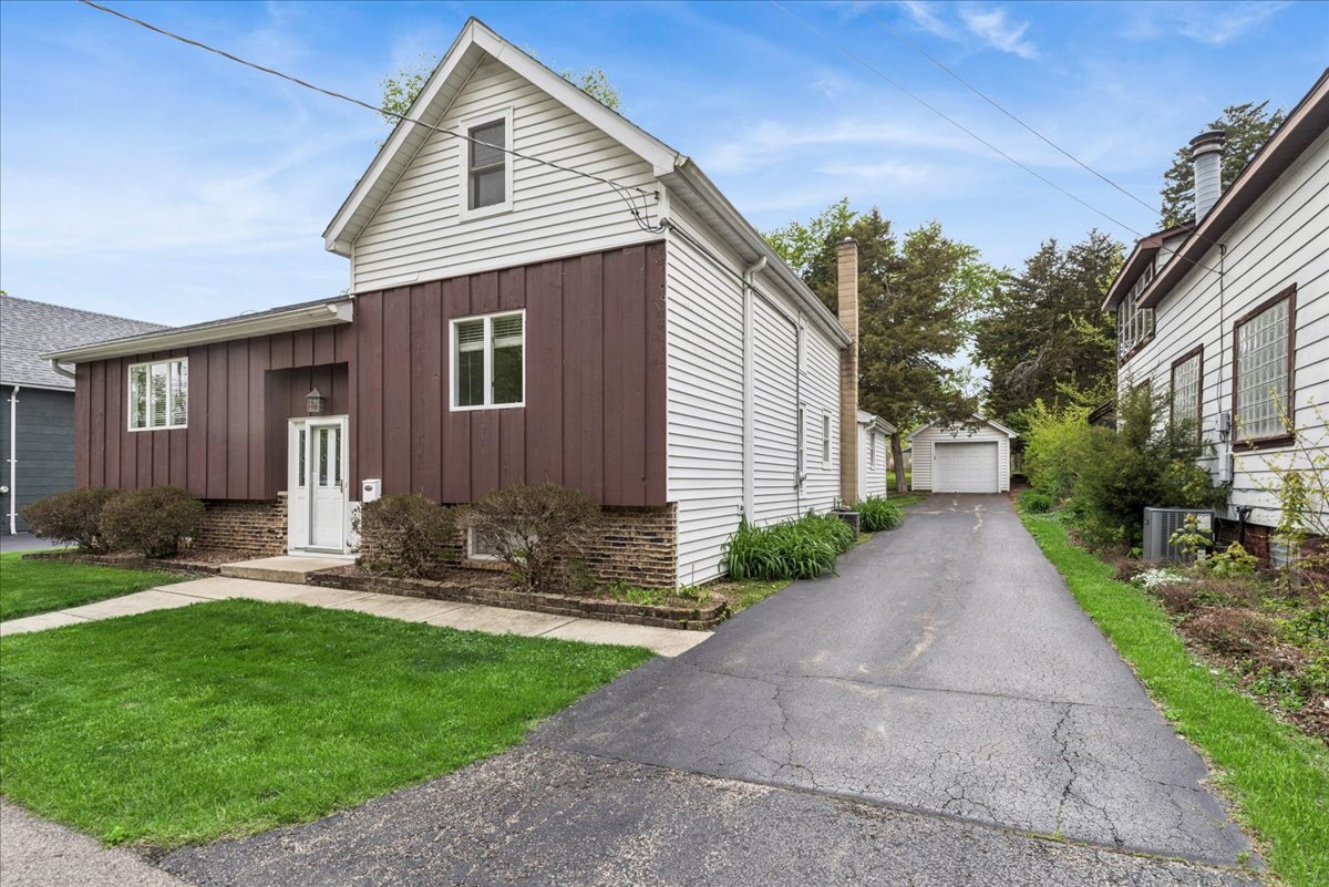 1631 Park Street Property Photo 2