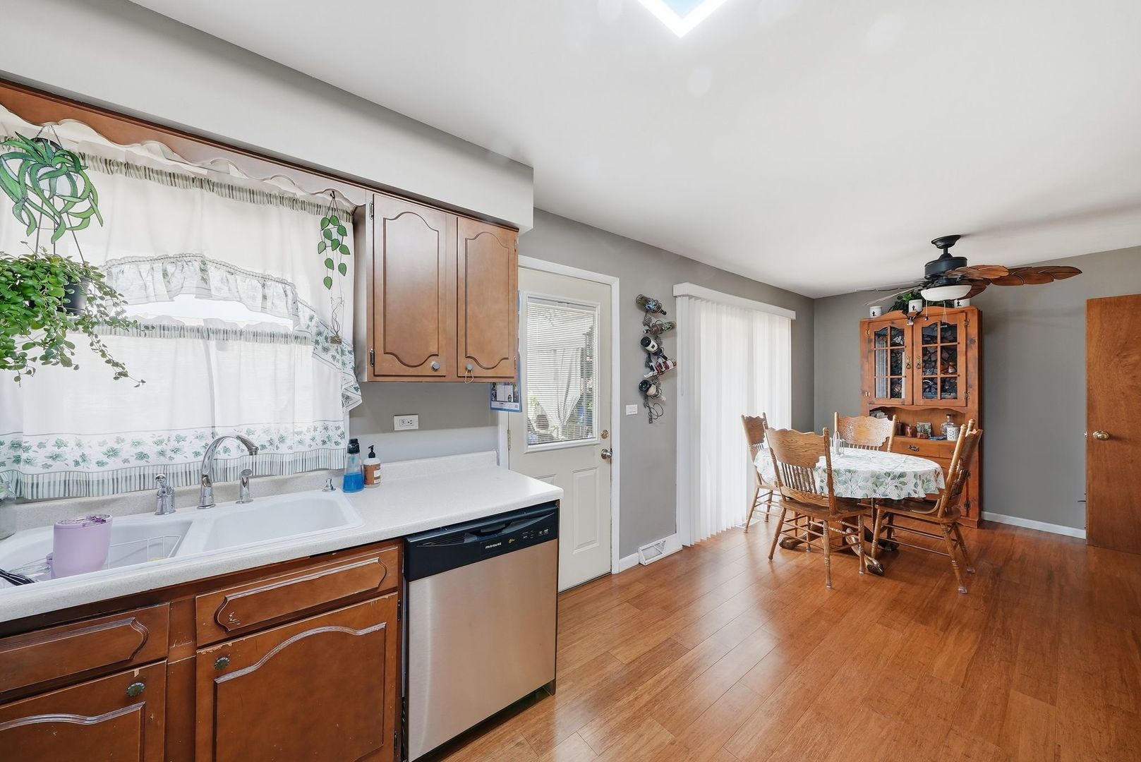 262 Bay Street Property Photo 8