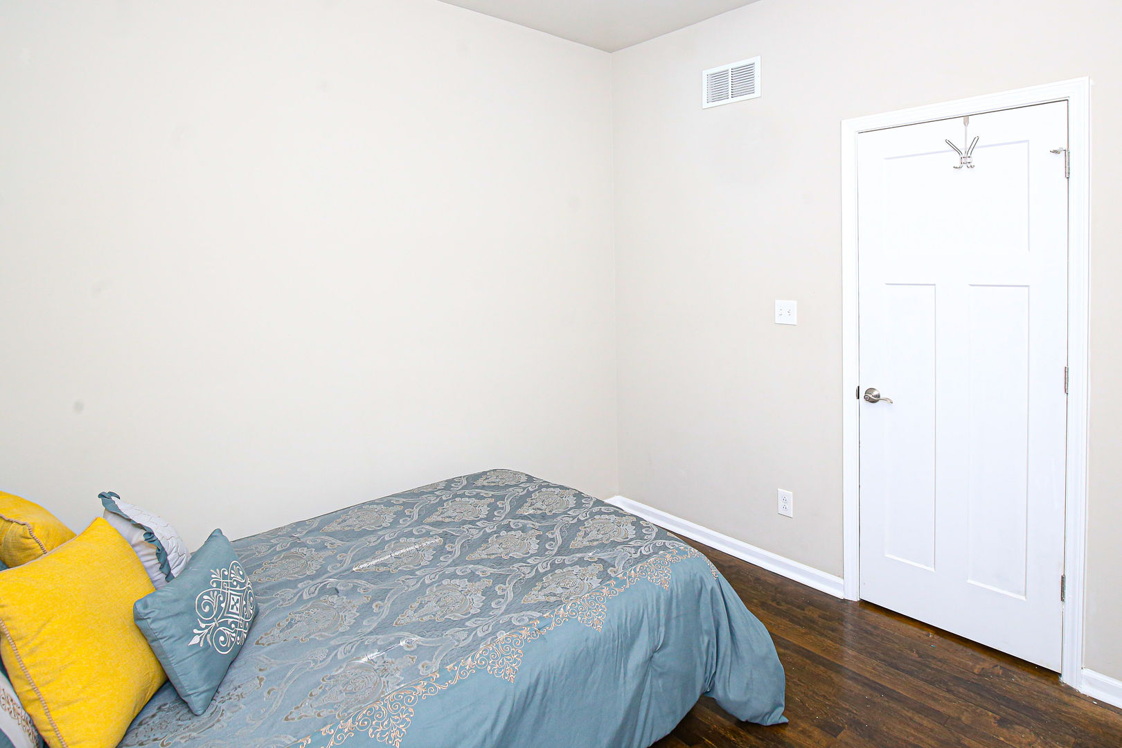 1318 S 61st Avenue Property Photo 23