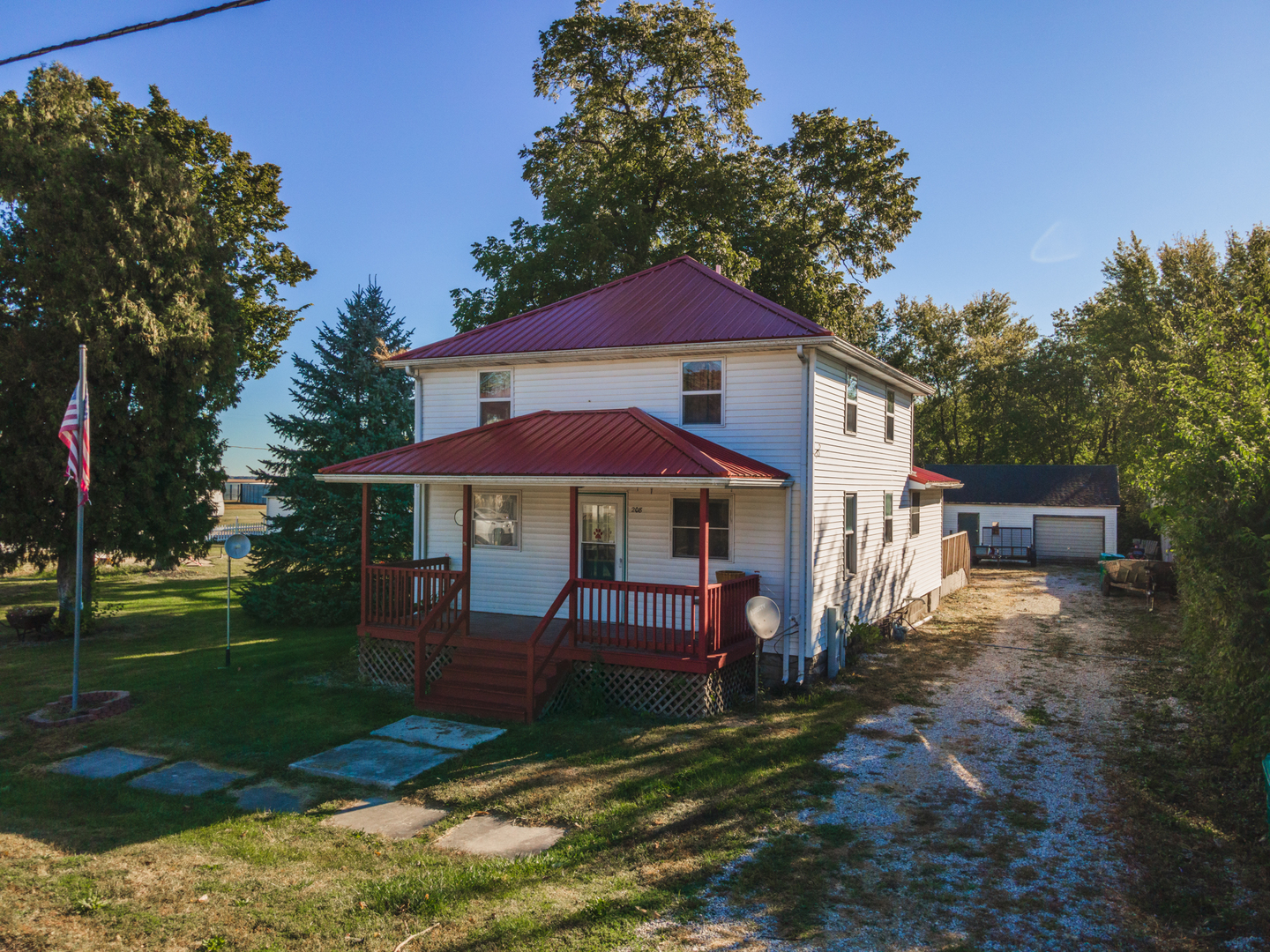 208 N Main Street Property Photo 1