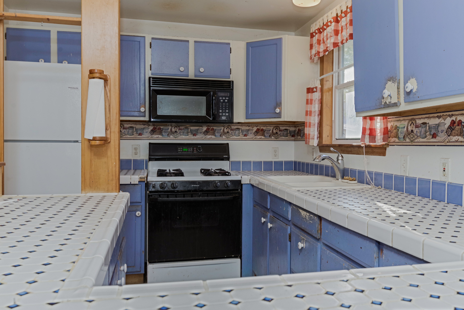 208 N Main Street Property Photo 7