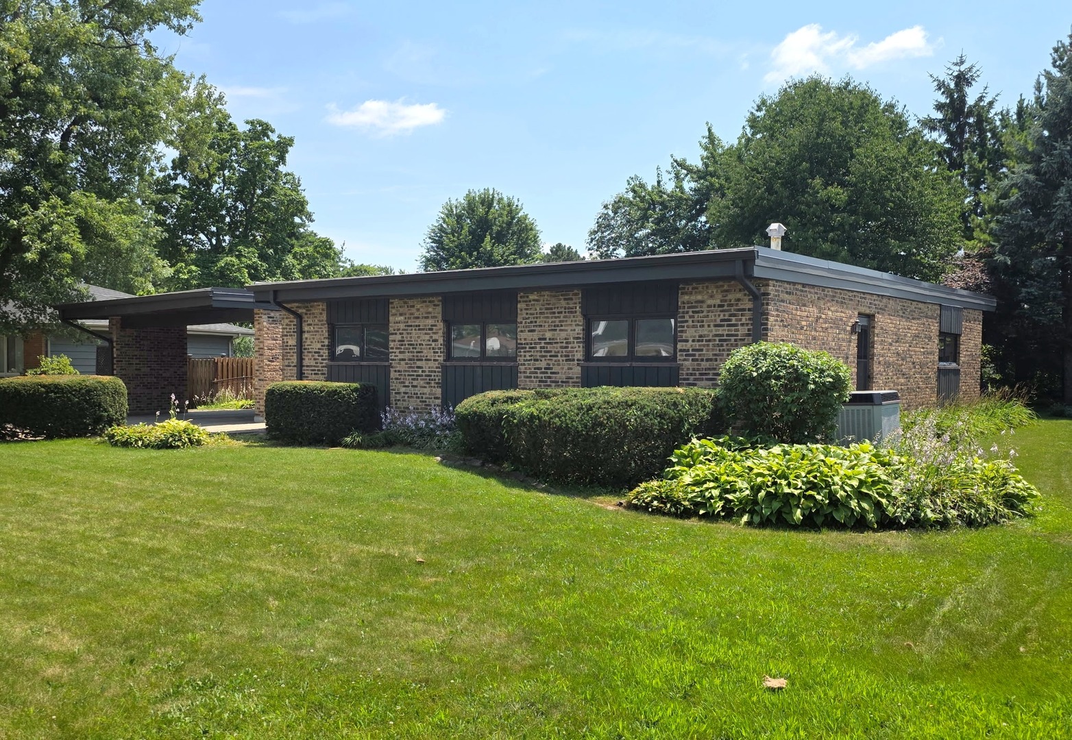 535 E Turner Avenue Property Photo 1