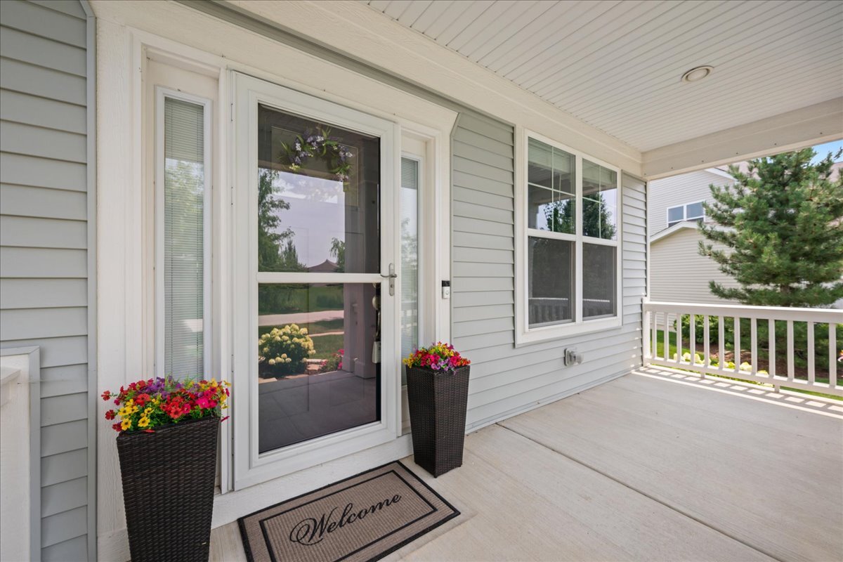 1554 Star Grass Circle Property Photo 3