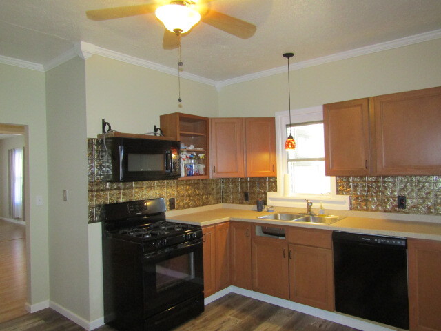 111 N Columbus Street Property Photo 7