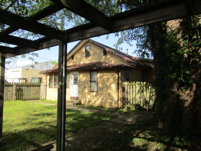 111 N Columbus Street Property Photo 31