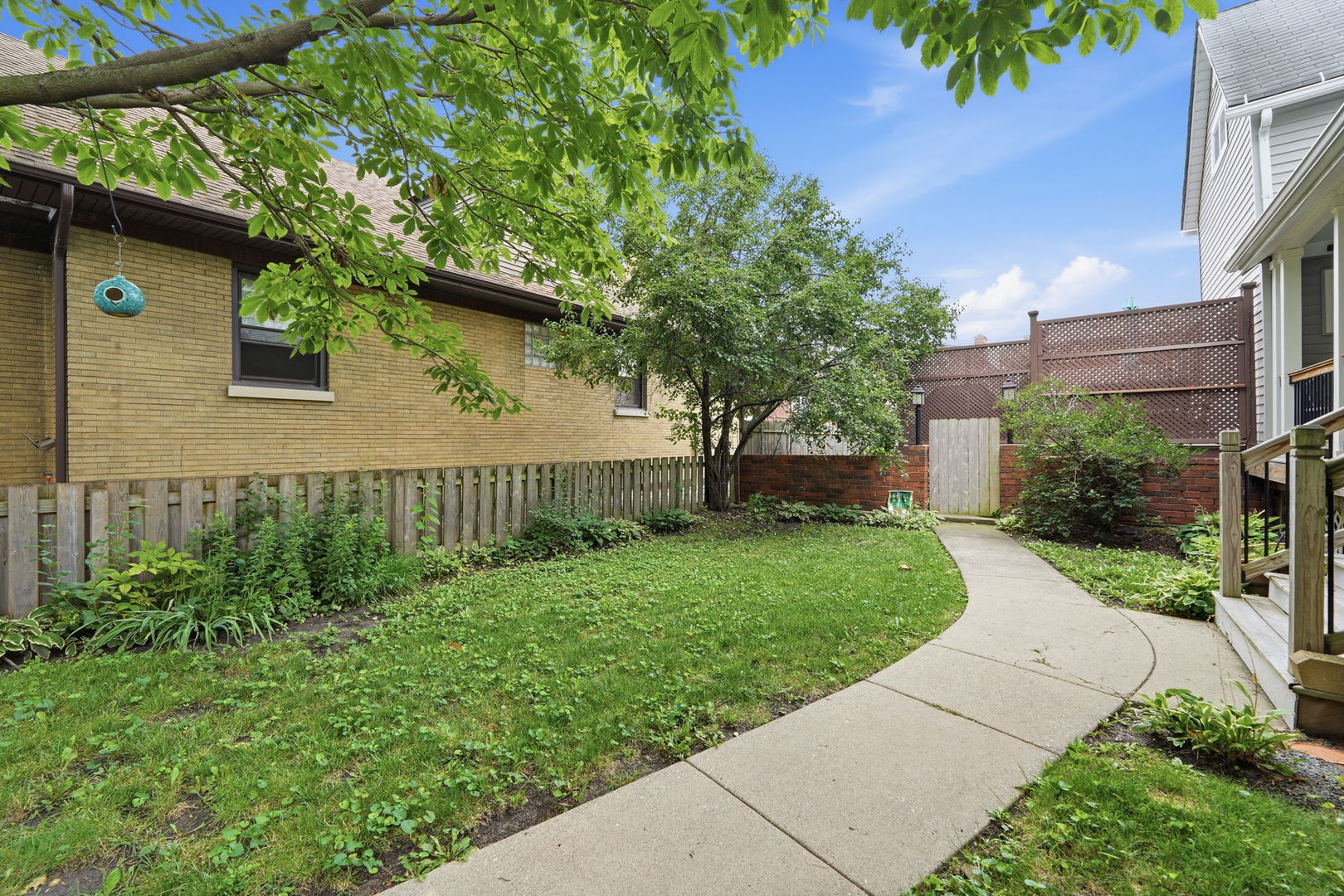 6936 N Owen Avenue Property Photo 4
