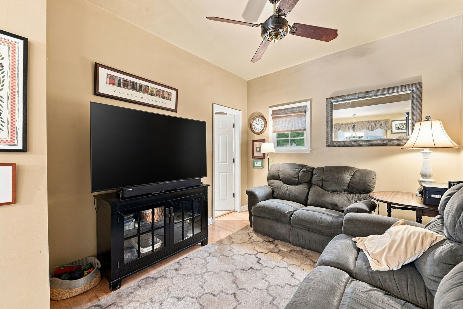 6936 N Owen Avenue Property Photo 19