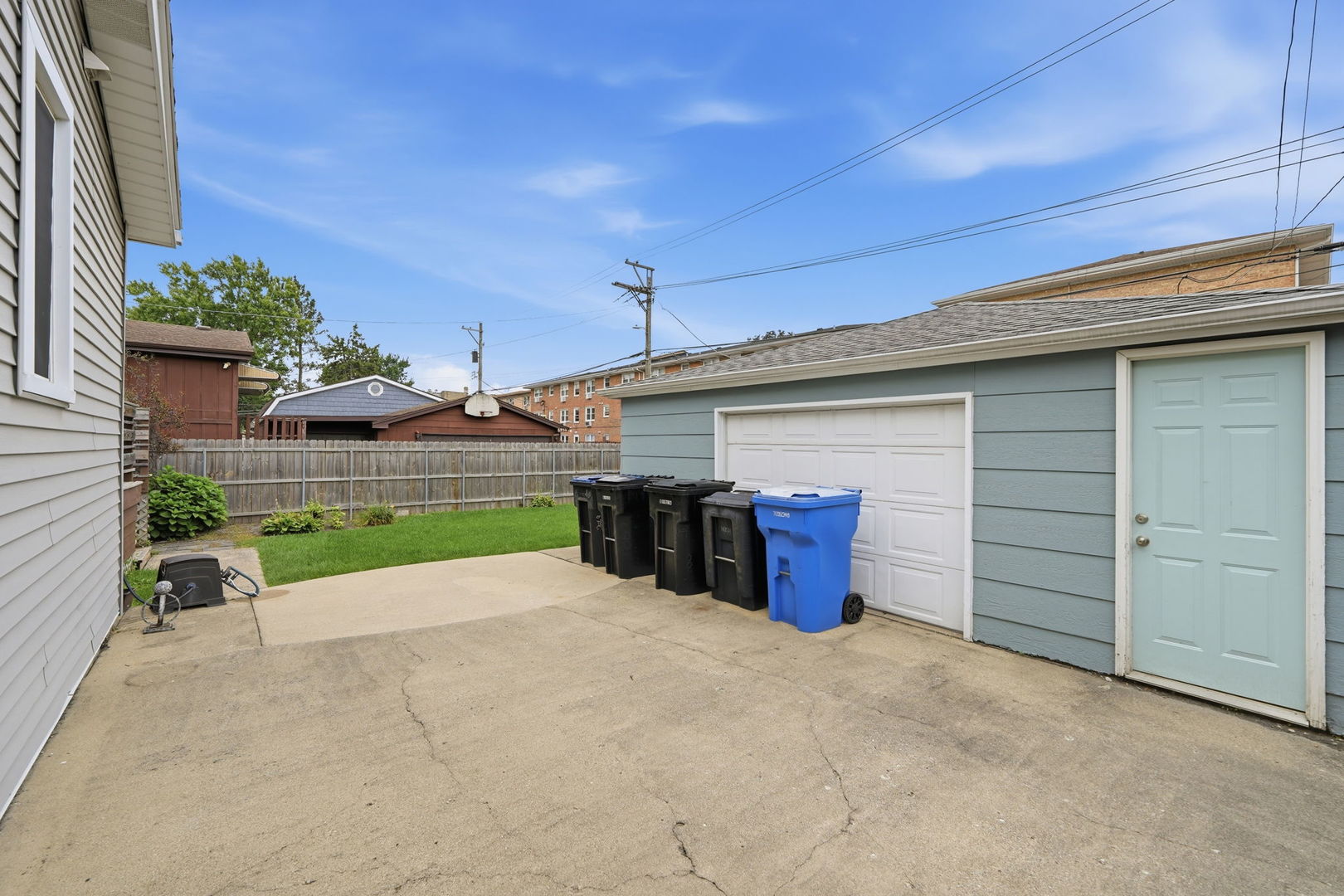 6936 N Owen Avenue Property Photo 34