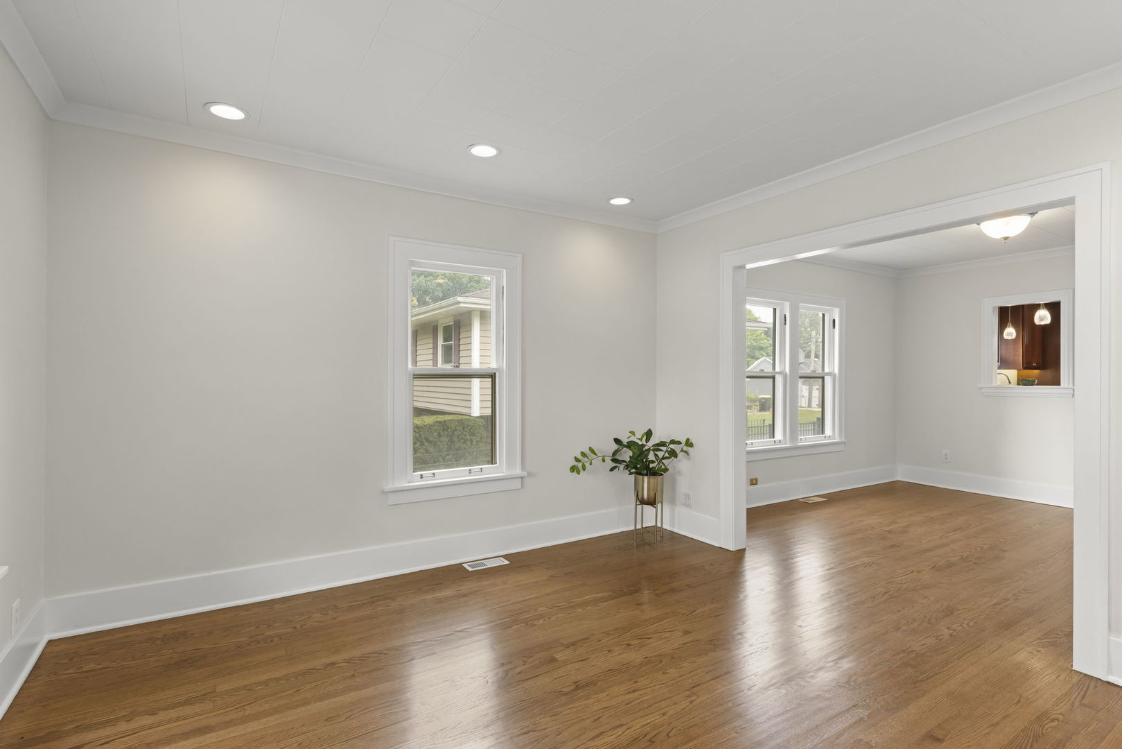 130 S Washington Street Property Photo 3