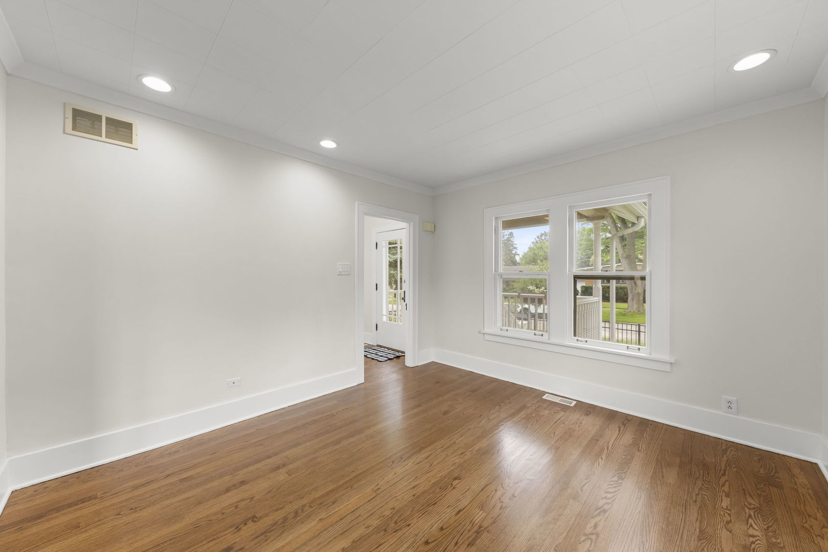 130 S Washington Street Property Photo 4
