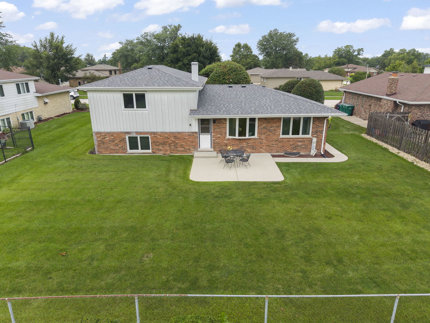 15213 Woodmar Drive Property Photo 27